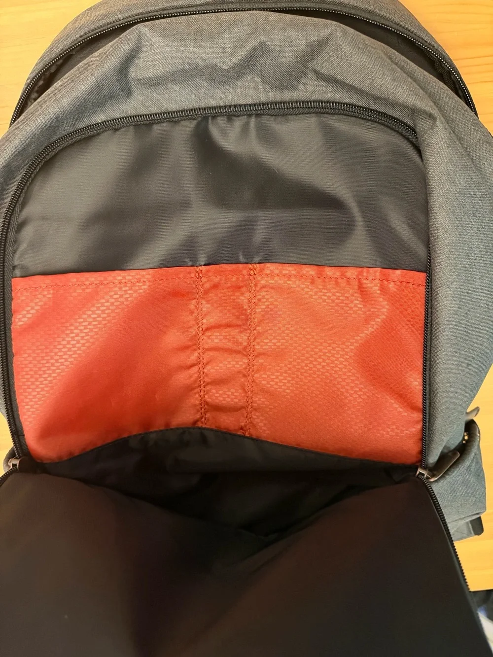 Case Logic versatile charcoal